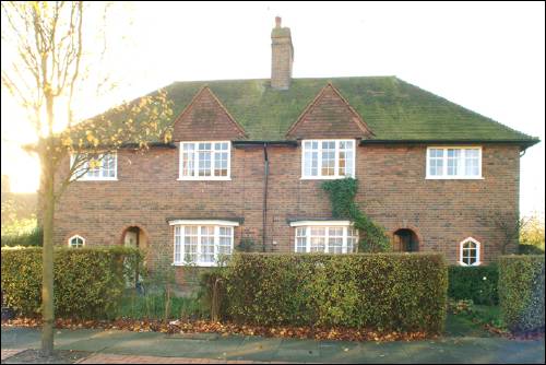 01-2 Neale Close